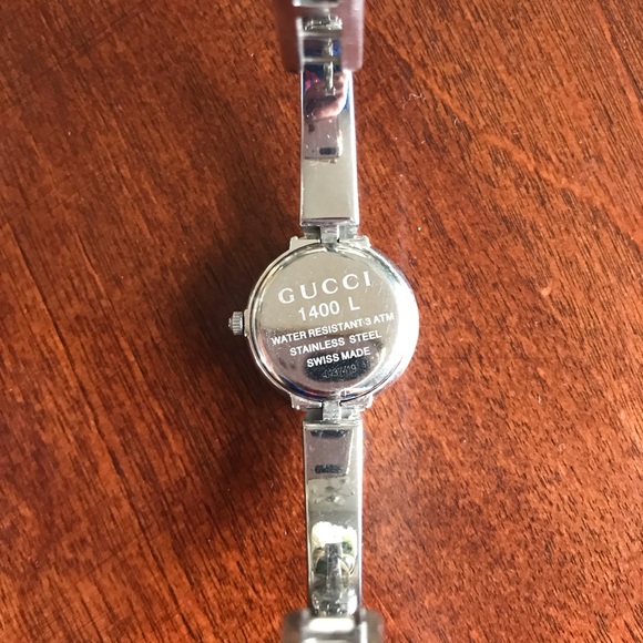 Authentic stainless steel Gucci watch - Picture 3 of 5